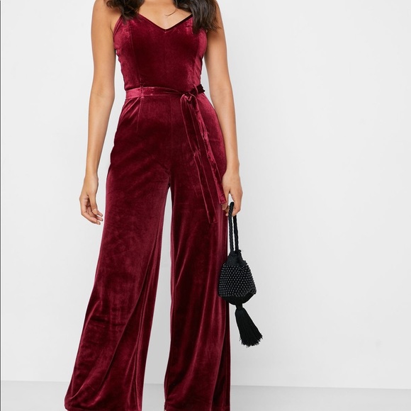 Forever 21 Pants - 2/$30 Forever 21 Red Velvet Retro Belt Romper